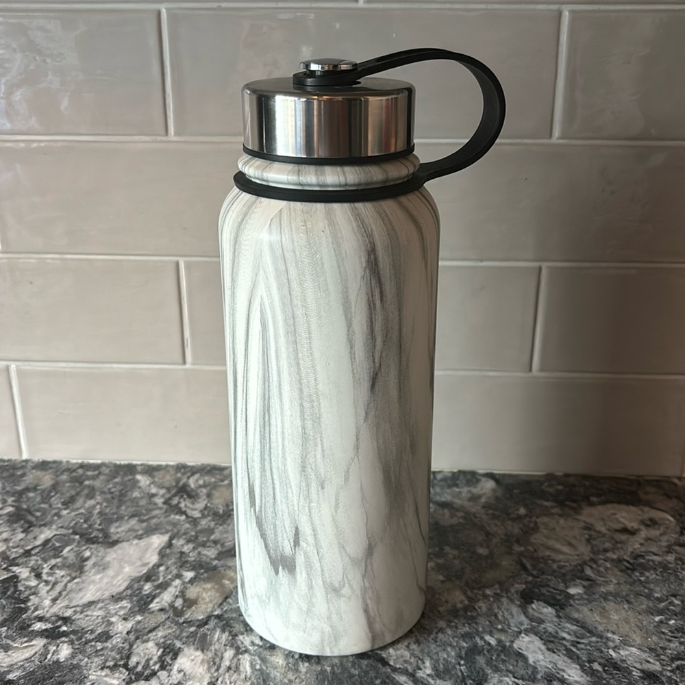 Water Bottle, Gray Granite Style, NWOT Great Condition!